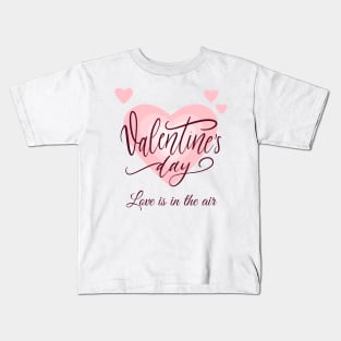 Love is in the air Kids T-Shirt